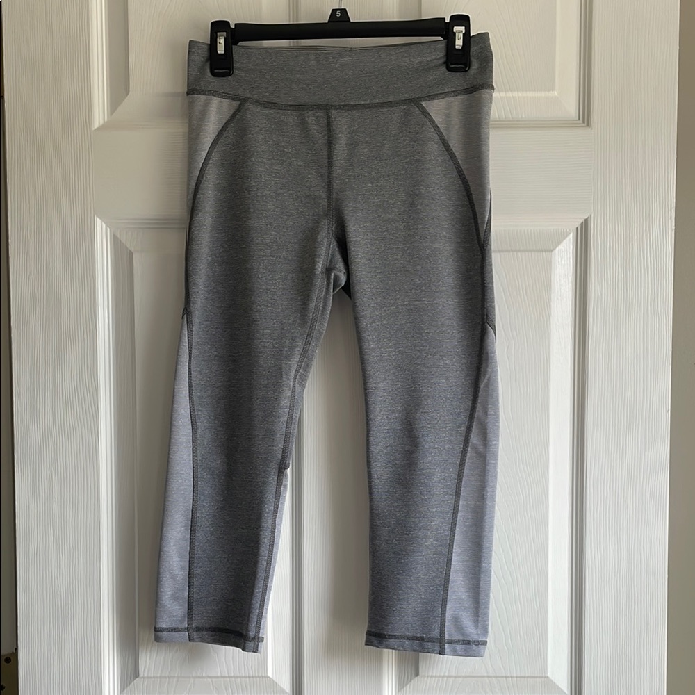 Aeropostale Live Love Dream Athletic Cropped Leggings